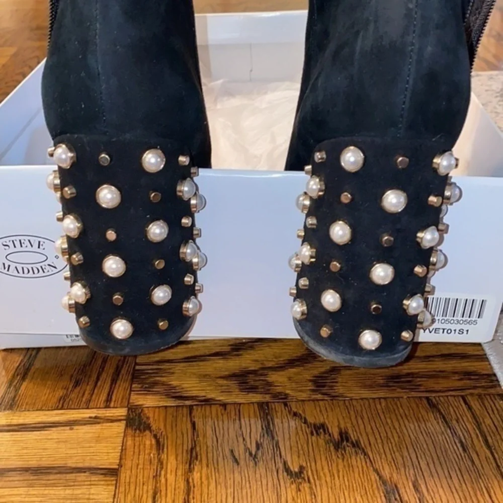 Steve Madden limited ed.Black Sued Yevette Jeweled with pearls heel ankle boots